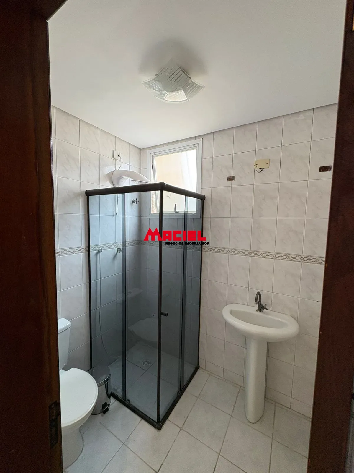 Alugar Apartamento / Padr&atilde;o em S&atilde;o Jos&eacute; dos Campos R$ 2.200,00 - Foto 7