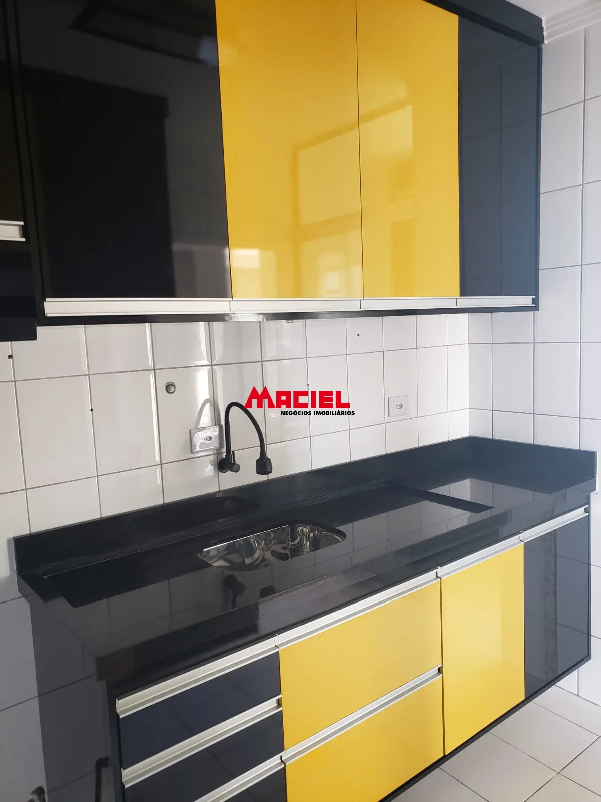 Alugar Apartamento / Padr&atilde;o em S&atilde;o Jos&eacute; dos Campos R$ 3.200,00 - Foto 2