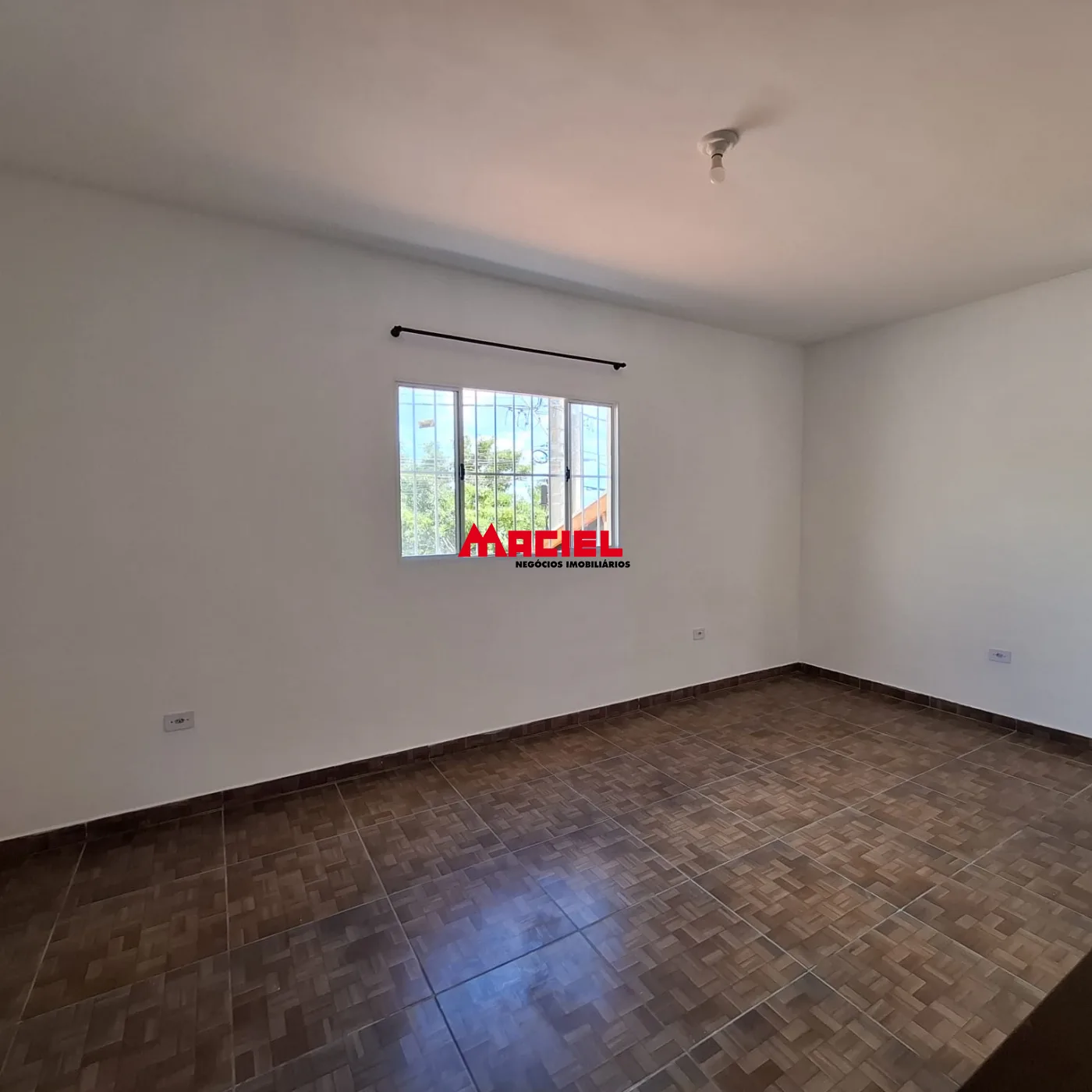 Alugar Casa / Padr&atilde;o em S&atilde;o Jos&eacute; dos Campos R$ 1.900,00 - Foto 4