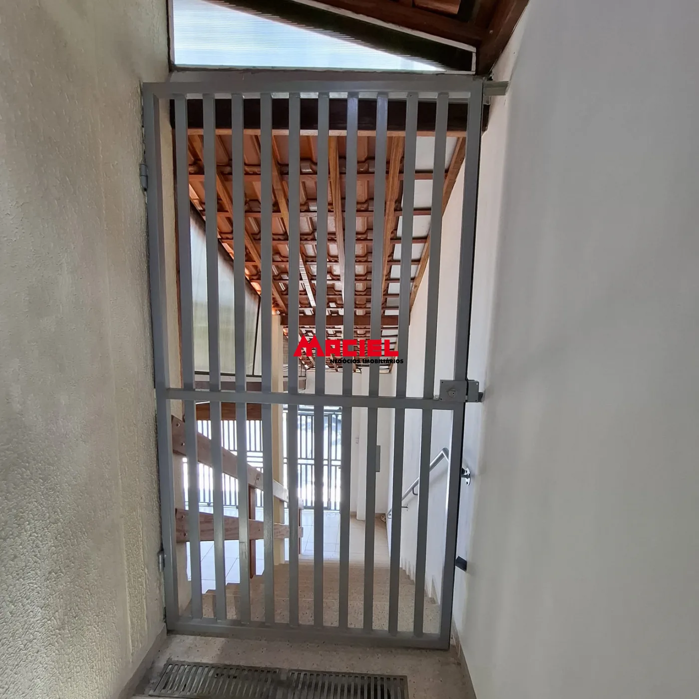 Alugar Casa / Padr&atilde;o em S&atilde;o Jos&eacute; dos Campos R$ 1.900,00 - Foto 14