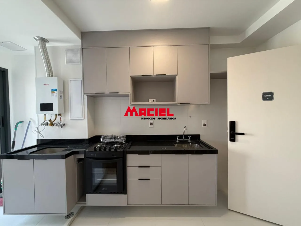 Alugar Apartamento / Mobiliado em S&atilde;o Jos&eacute; dos Campos R$ 4.000,00 - Foto 2