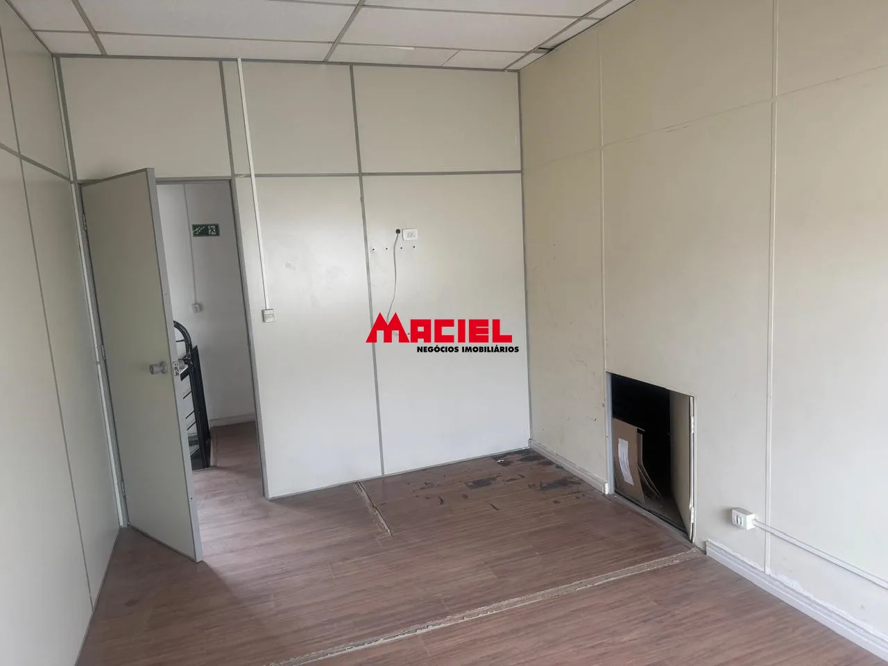 Alugar Comercial / Galp&atilde;o em S&atilde;o Jos&eacute; dos Campos R$ 13.000,00 - Foto 3