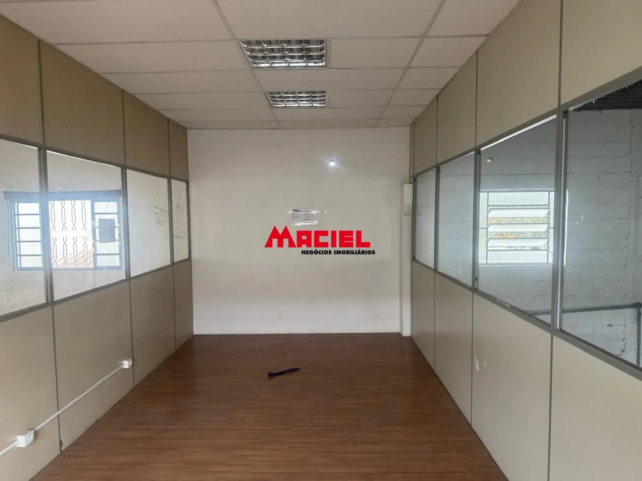 Alugar Comercial / Galp&atilde;o em S&atilde;o Jos&eacute; dos Campos R$ 13.000,00 - Foto 4