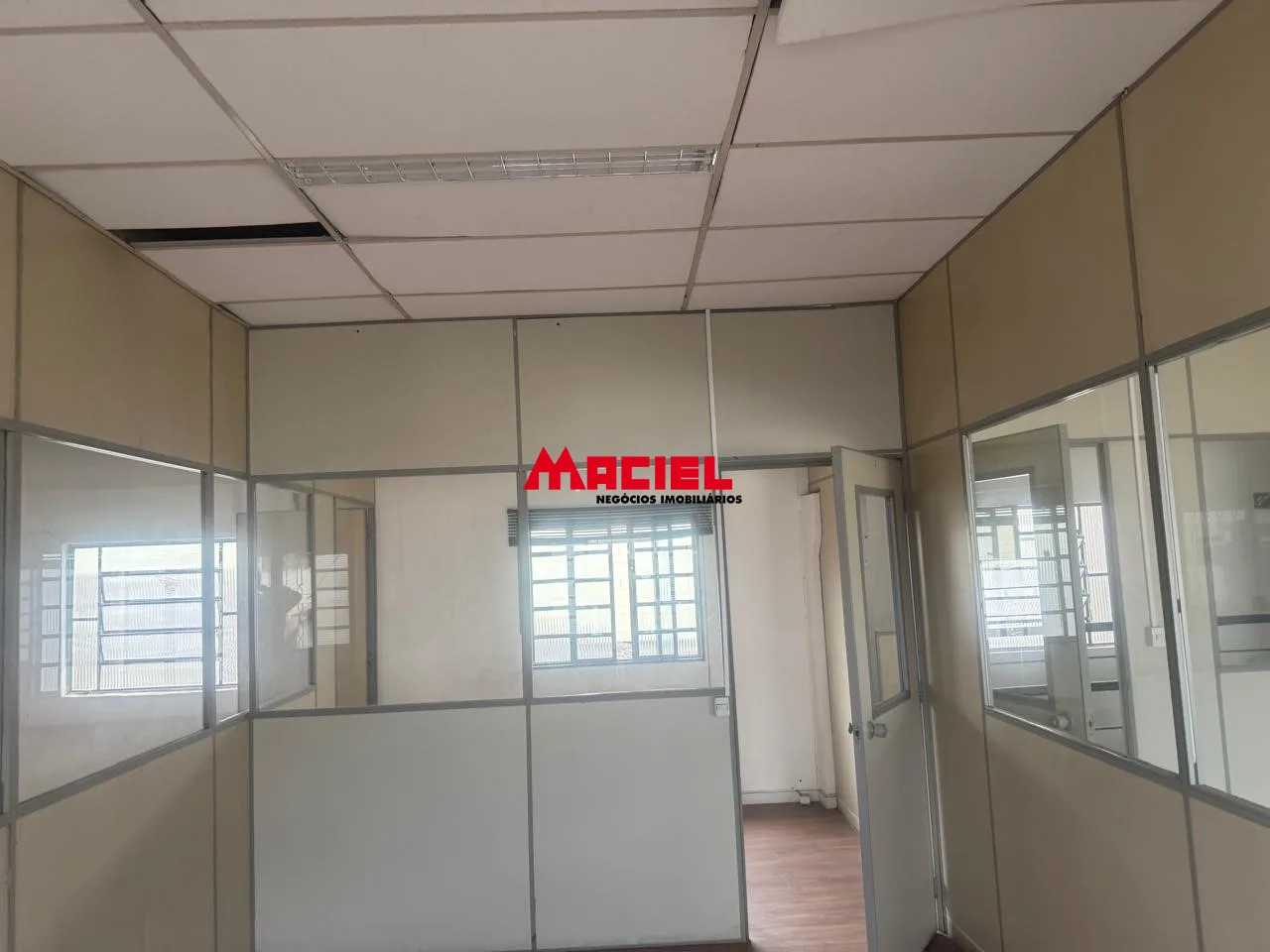 Alugar Comercial / Galp&atilde;o em S&atilde;o Jos&eacute; dos Campos R$ 13.000,00 - Foto 7