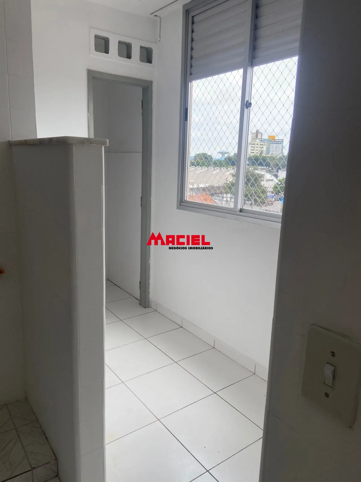 Alugar Apartamento / Padr&atilde;o em S&atilde;o Jos&eacute; dos Campos R$ 2.000,00 - Foto 2