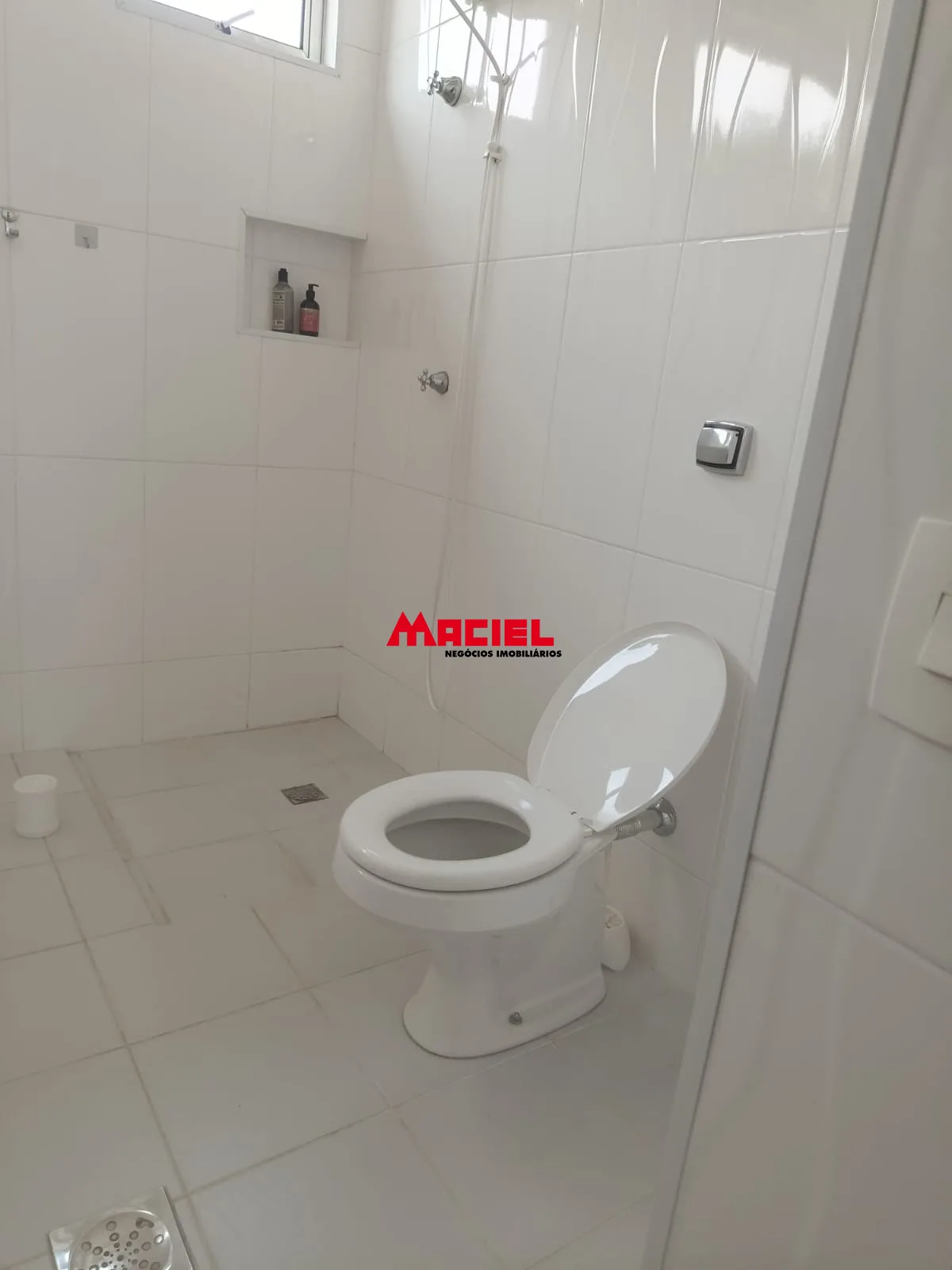 Comprar Casa / Padr&atilde;o em S&atilde;o Jos&eacute; dos Campos R$ 1.180.000,00 - Foto 4