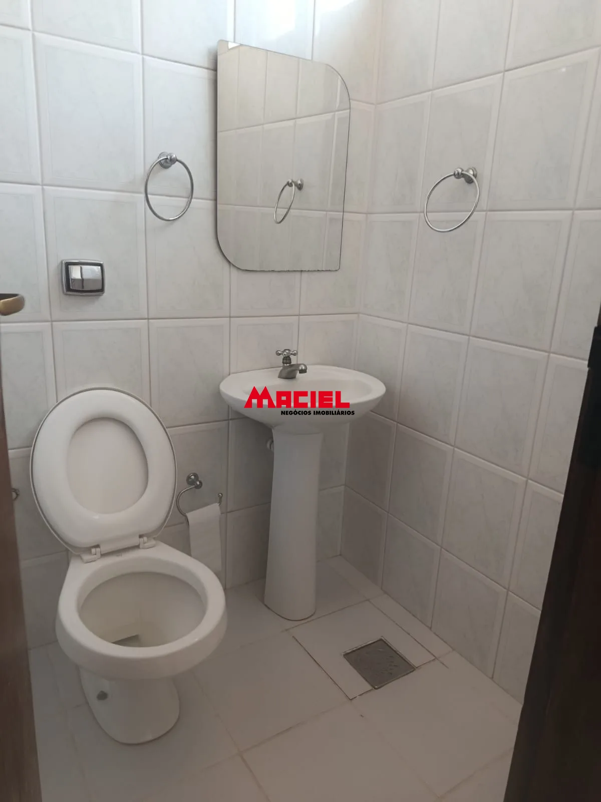 Comprar Casa / Padr&atilde;o em S&atilde;o Jos&eacute; dos Campos R$ 1.180.000,00 - Foto 18