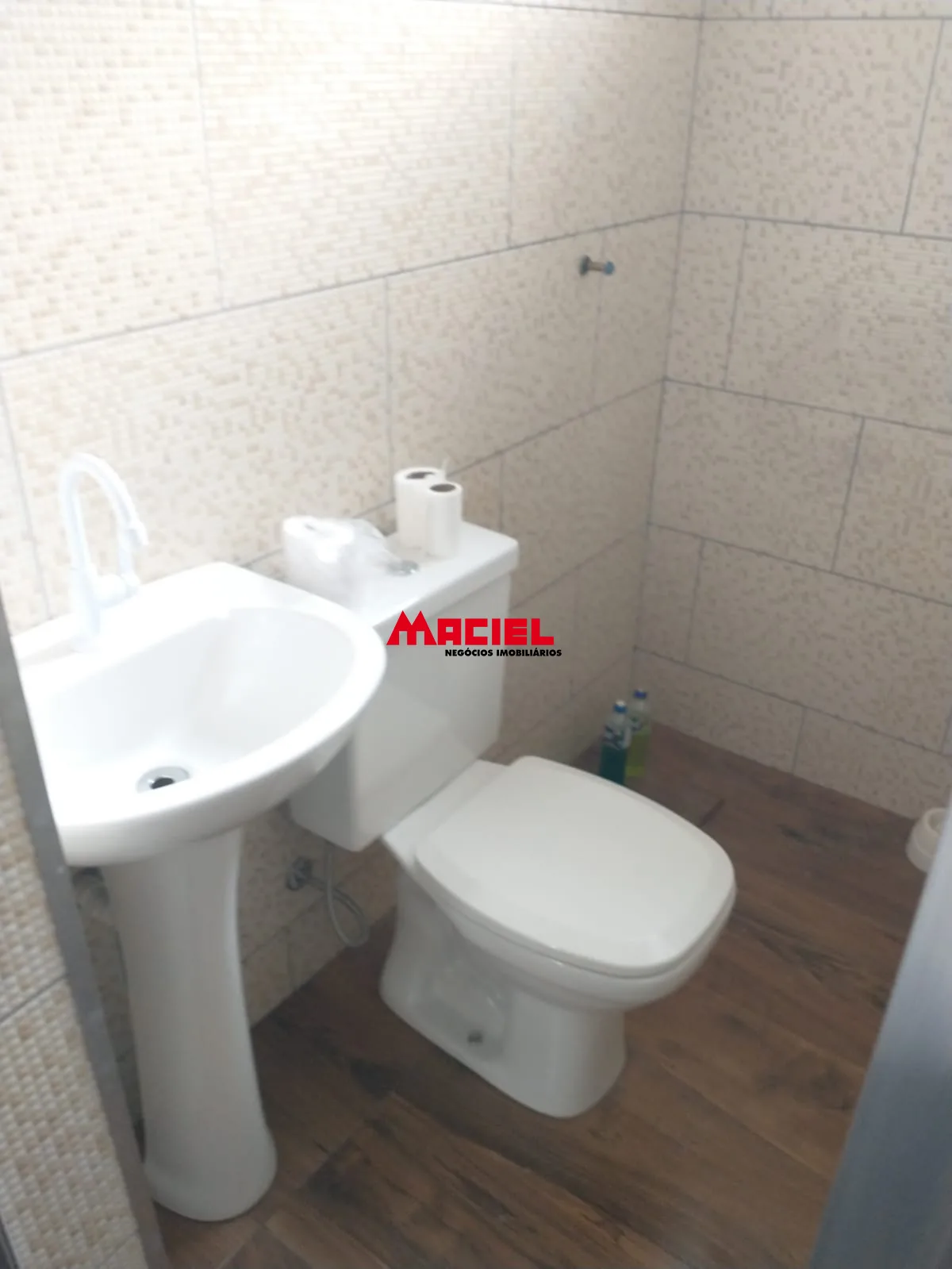 Alugar Casa / Padr&atilde;o em S&atilde;o Jos&eacute; dos Campos R$ 2.300,00 - Foto 22