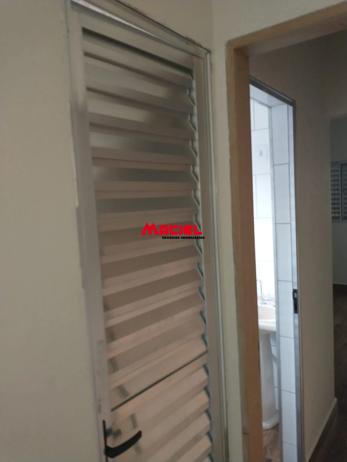 Alugar Casa / Padr&atilde;o em S&atilde;o Jos&eacute; dos Campos R$ 2.300,00 - Foto 24