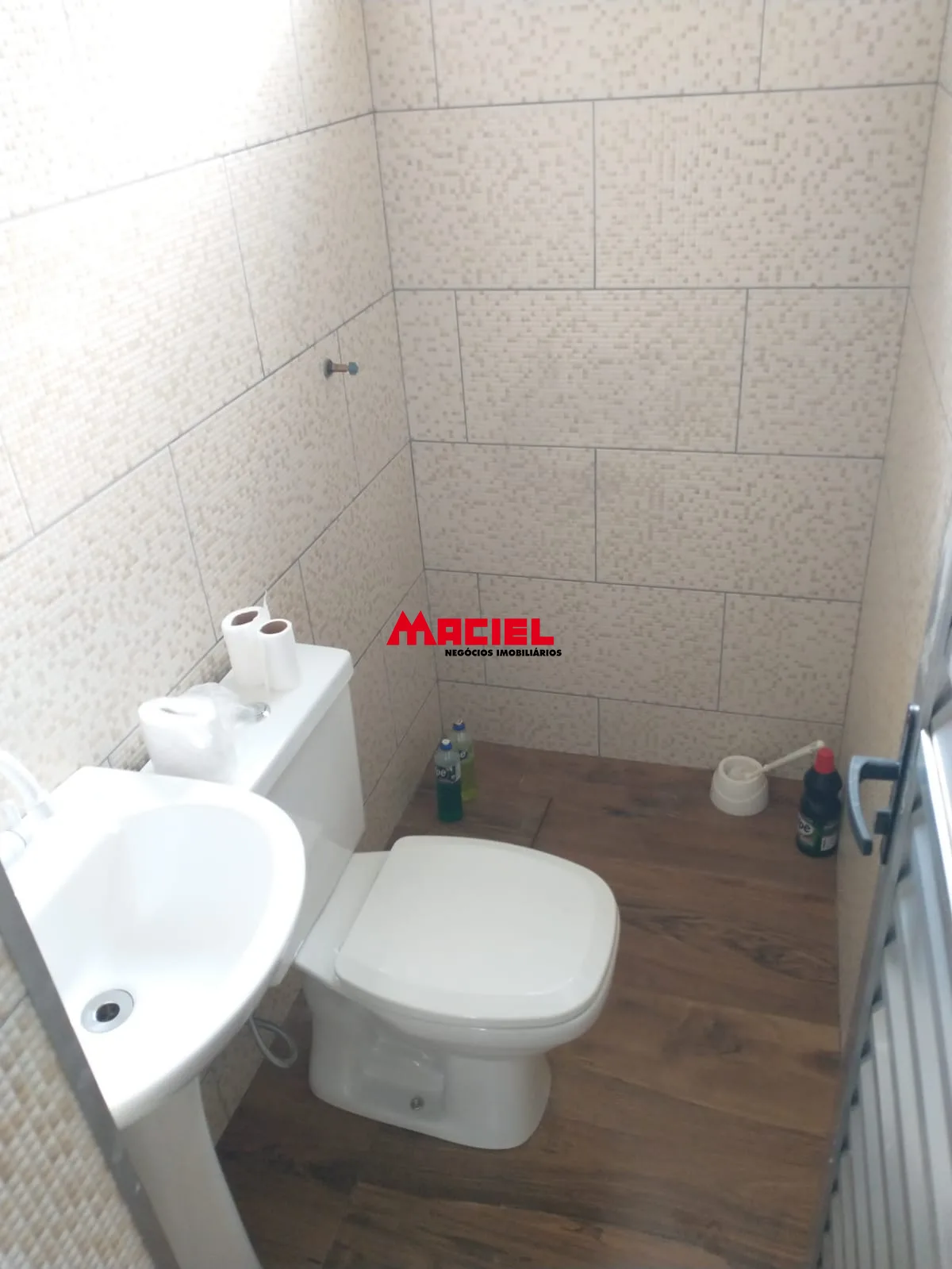 Alugar Casa / Padr&atilde;o em S&atilde;o Jos&eacute; dos Campos R$ 2.300,00 - Foto 27