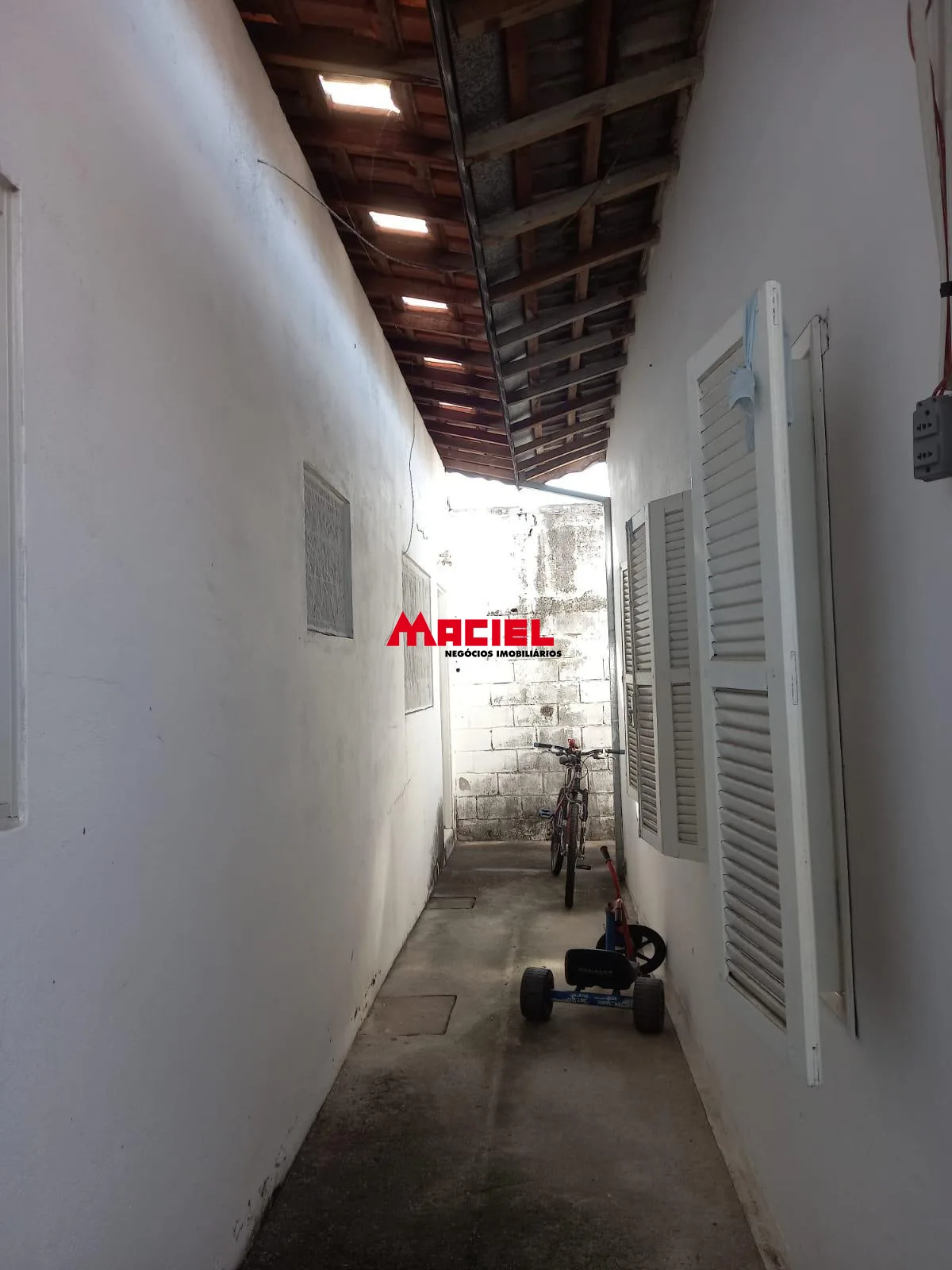 Comprar Casa / Padr&atilde;o em S&atilde;o Jos&eacute; dos Campos R$ 590.000,00 - Foto 2