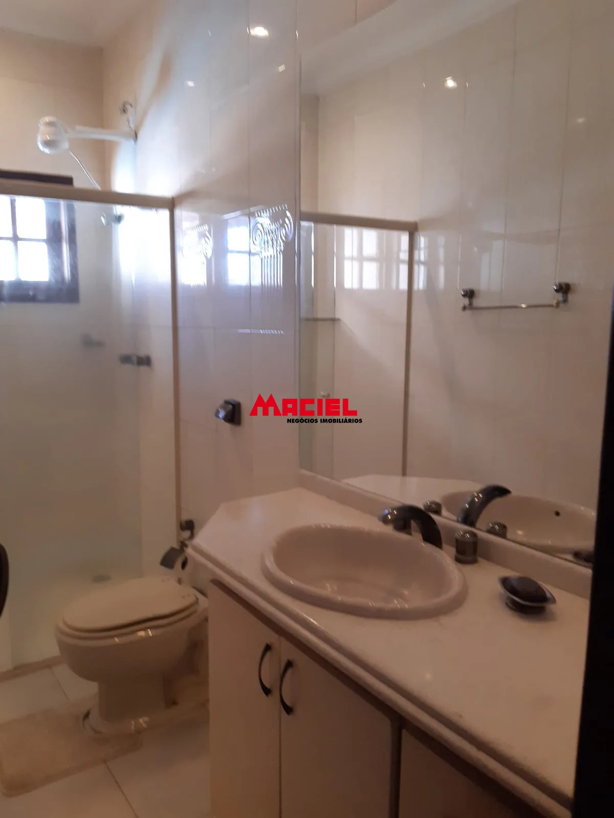 Comprar Casa / Padr&atilde;o em Ca&ccedil;apava R$ 1.100.000,00 - Foto 5