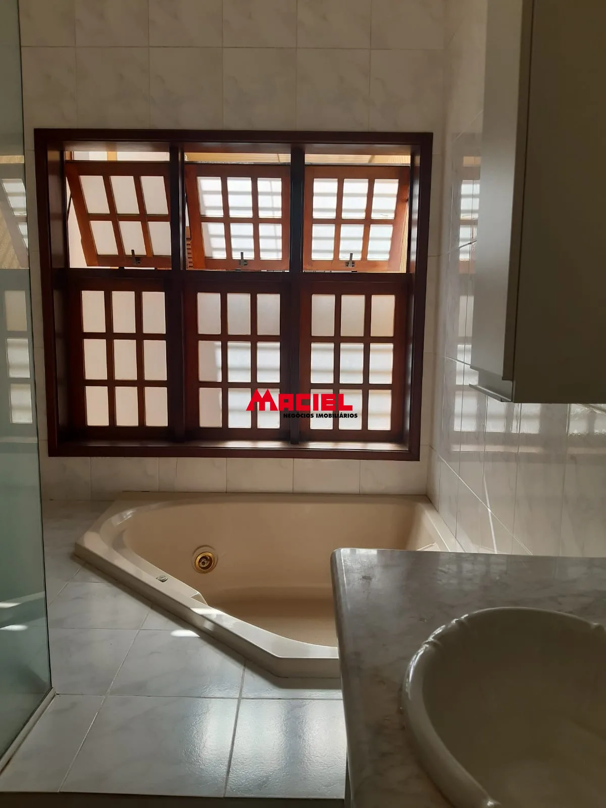 Comprar Casa / Padr&atilde;o em Ca&ccedil;apava R$ 1.100.000,00 - Foto 7