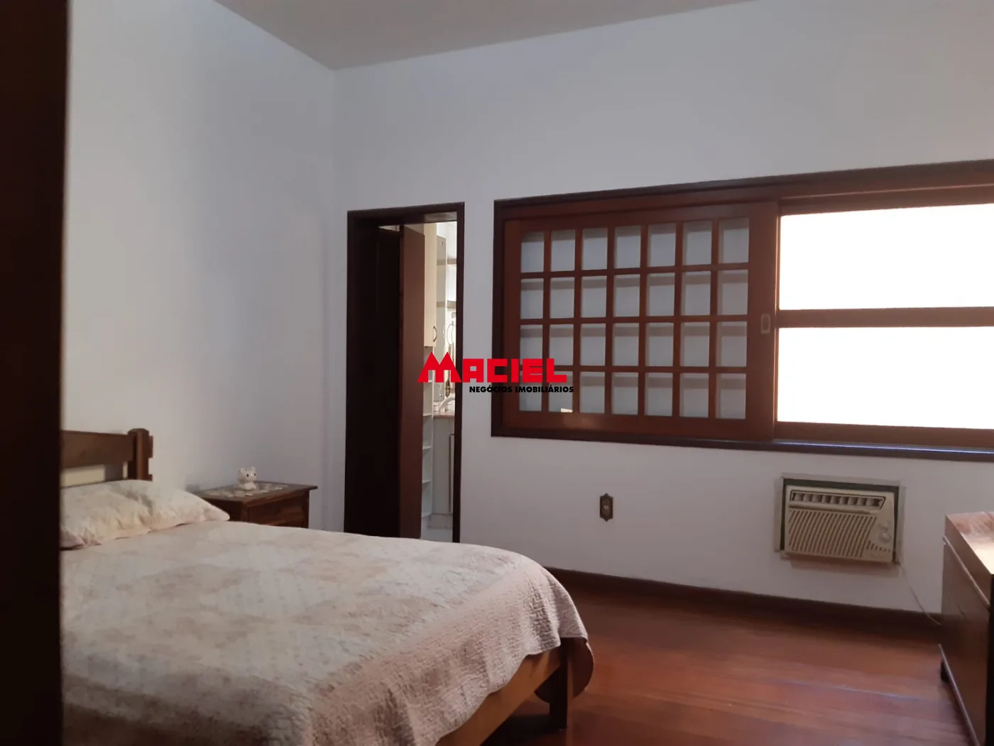 Comprar Casa / Padr&atilde;o em Ca&ccedil;apava R$ 1.100.000,00 - Foto 8