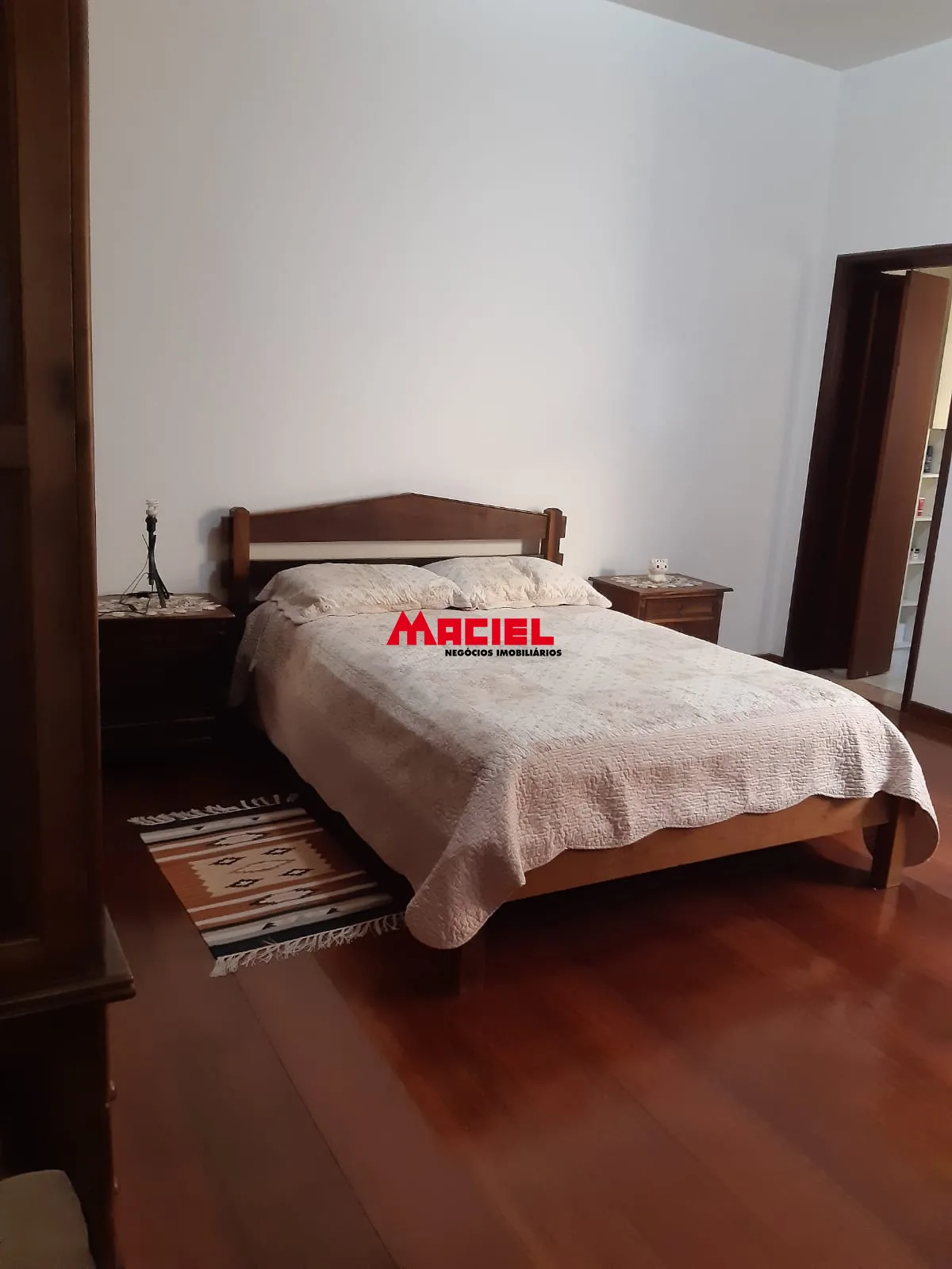 Comprar Casa / Padr&atilde;o em Ca&ccedil;apava R$ 1.100.000,00 - Foto 9