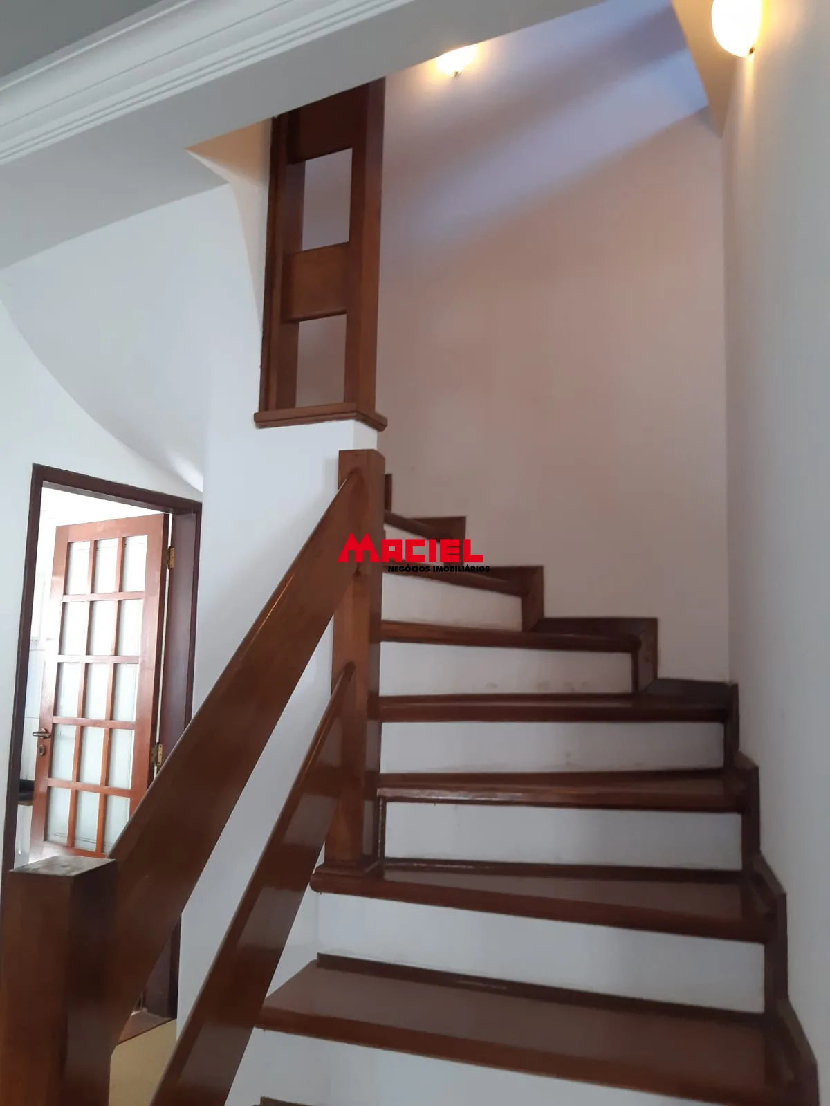 Comprar Casa / Padr&atilde;o em Ca&ccedil;apava R$ 1.100.000,00 - Foto 19