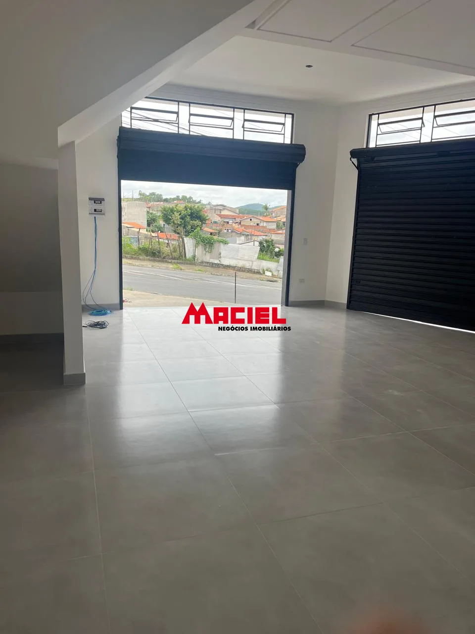 Alugar Comercial / Ponto Comercial em S&atilde;o Jos&eacute; dos Campos R$ 2.500,00 - Foto 2
