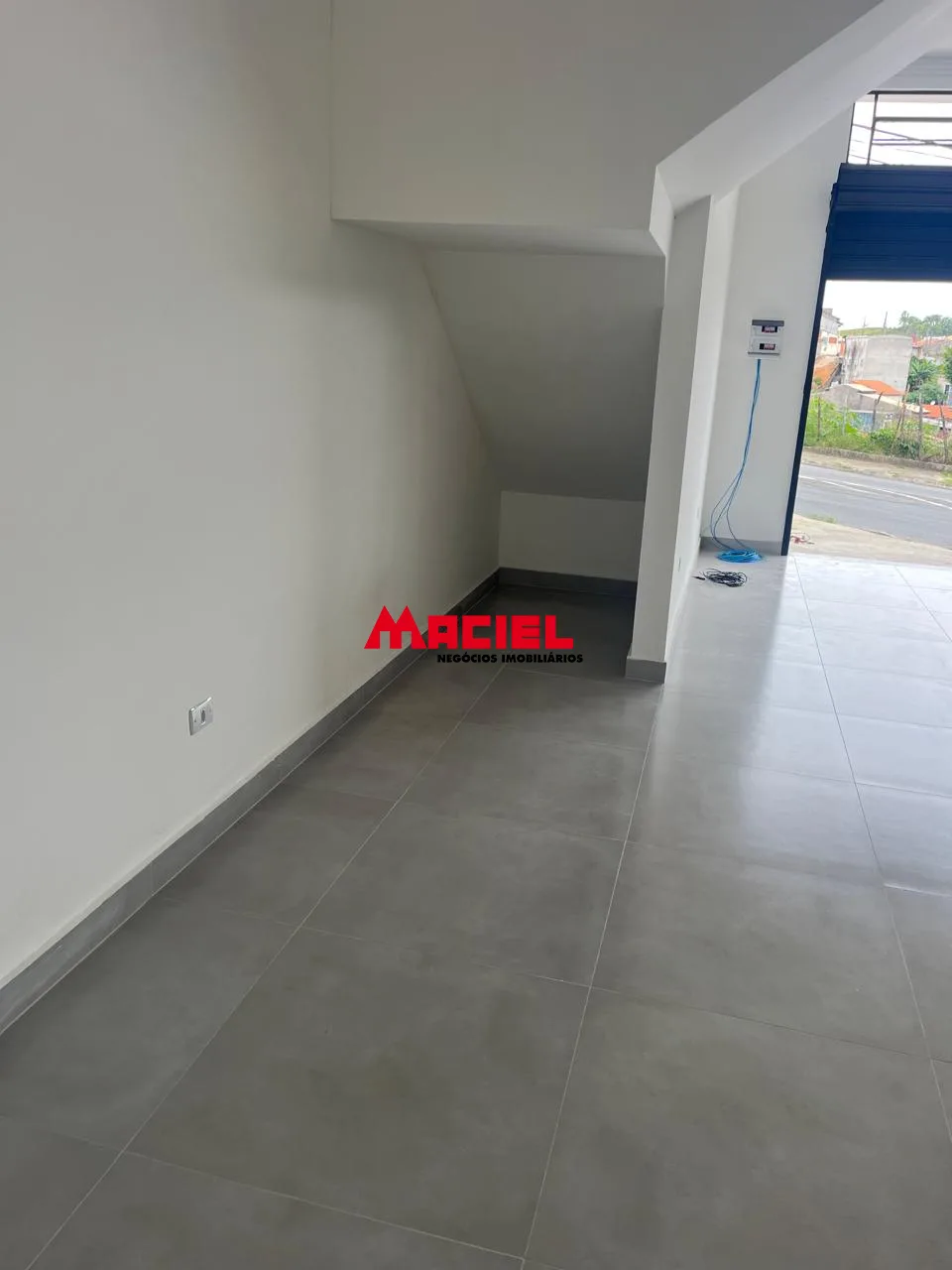 Alugar Comercial / Ponto Comercial em S&atilde;o Jos&eacute; dos Campos R$ 2.500,00 - Foto 8