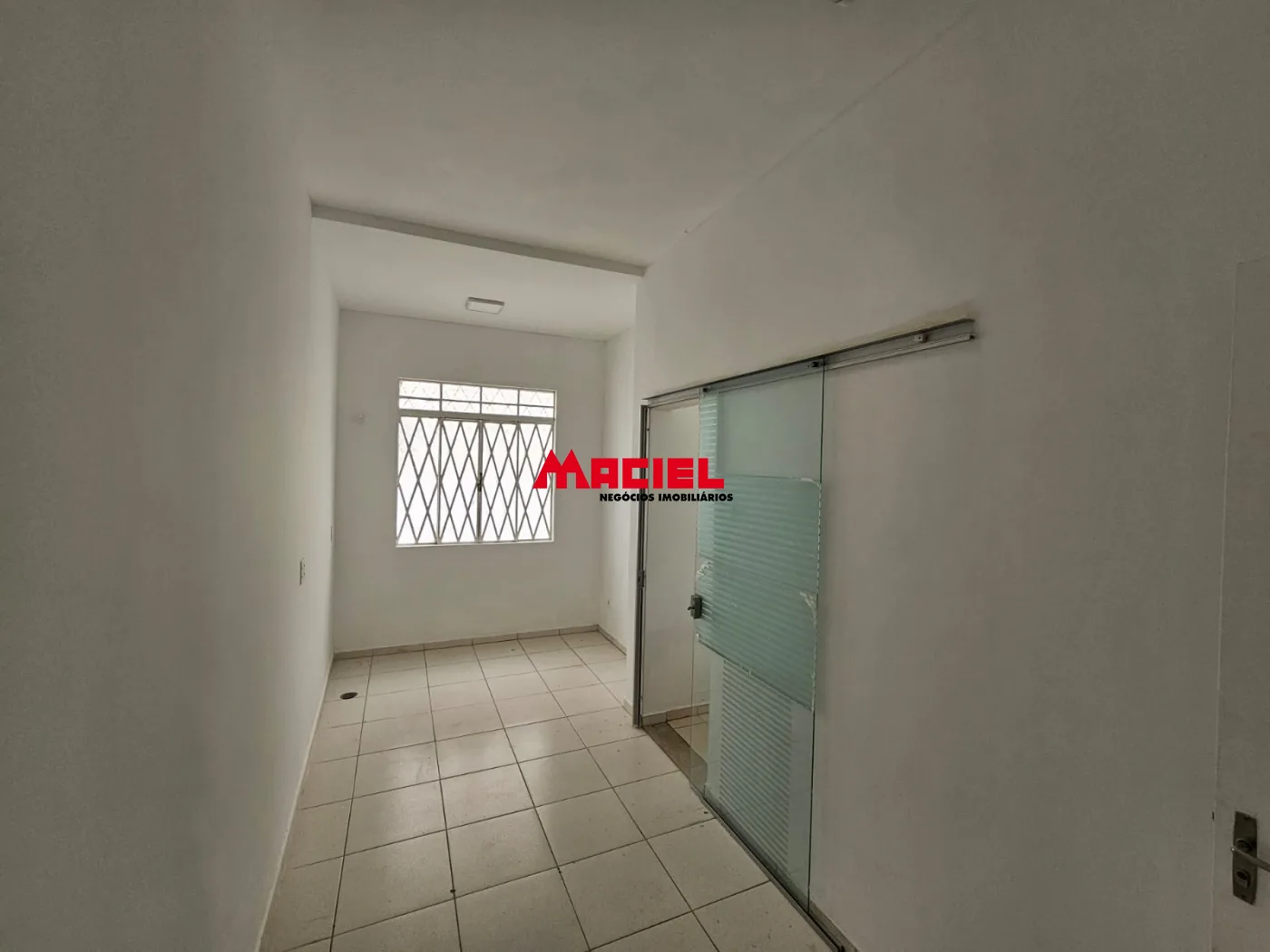 Alugar Comercial / Ponto Comercial em Jacare&iacute; R$ 26.000,00 - Foto 8