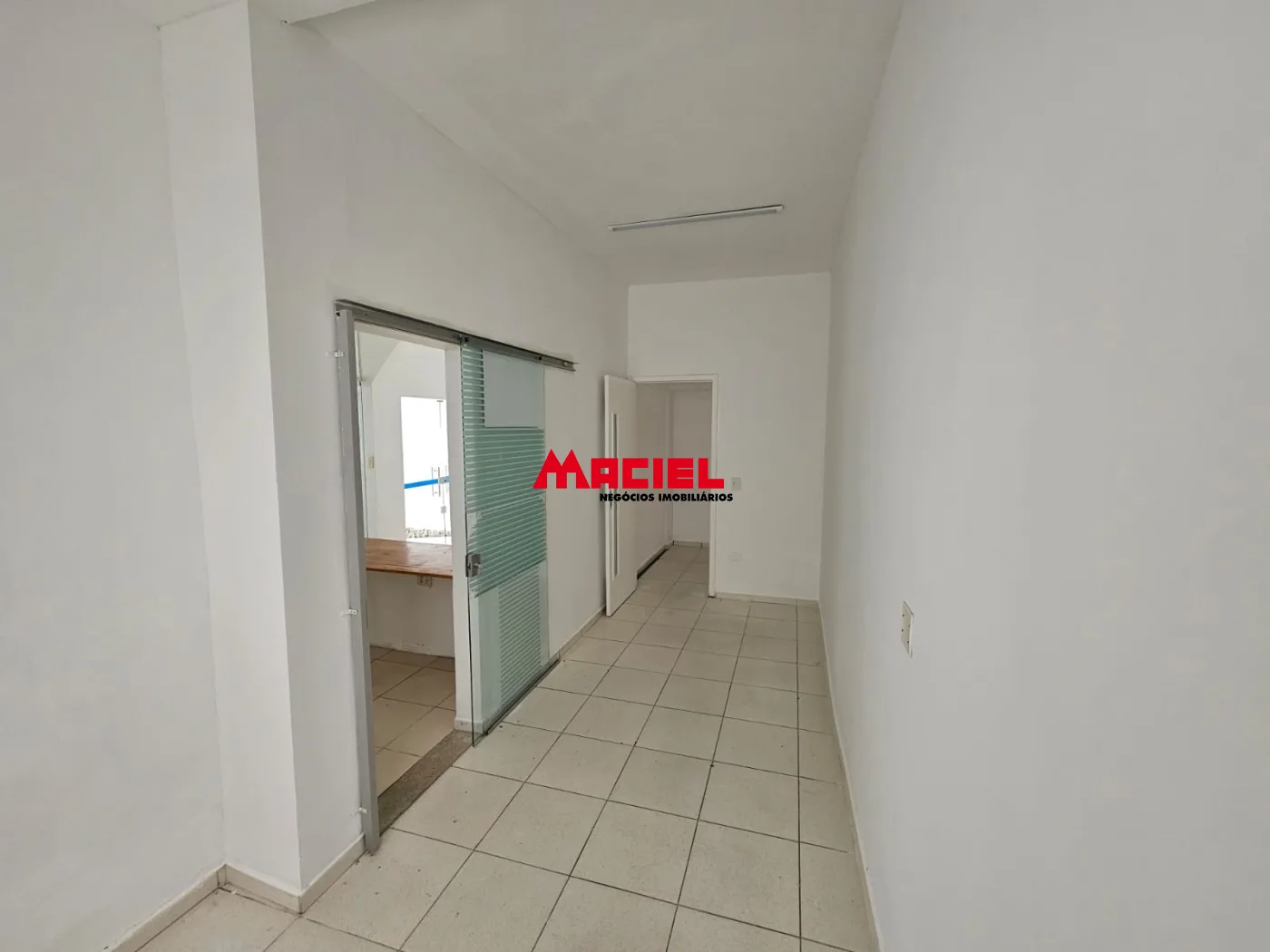 Alugar Comercial / Ponto Comercial em Jacare&iacute; R$ 26.000,00 - Foto 9