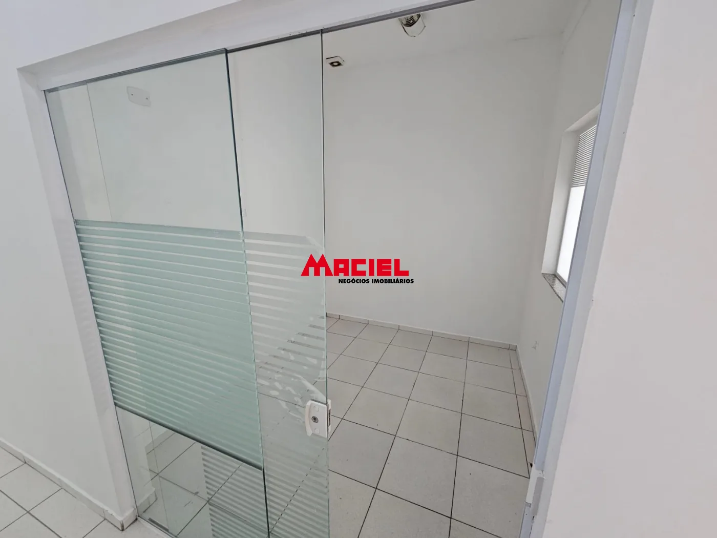 Alugar Comercial / Ponto Comercial em Jacare&iacute; R$ 26.000,00 - Foto 18