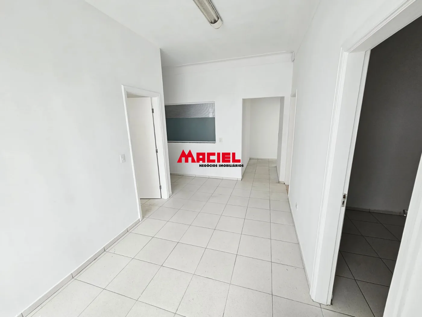 Alugar Comercial / Ponto Comercial em Jacare&iacute; R$ 26.000,00 - Foto 28