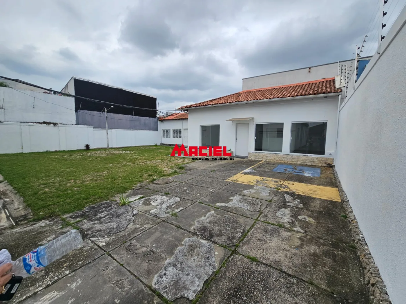 Alugar Comercial / Ponto Comercial em Jacare&iacute; R$ 26.000,00 - Foto 40