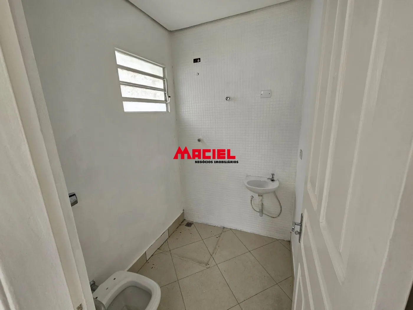 Alugar Comercial / Ponto Comercial em Jacare&iacute; R$ 26.000,00 - Foto 44