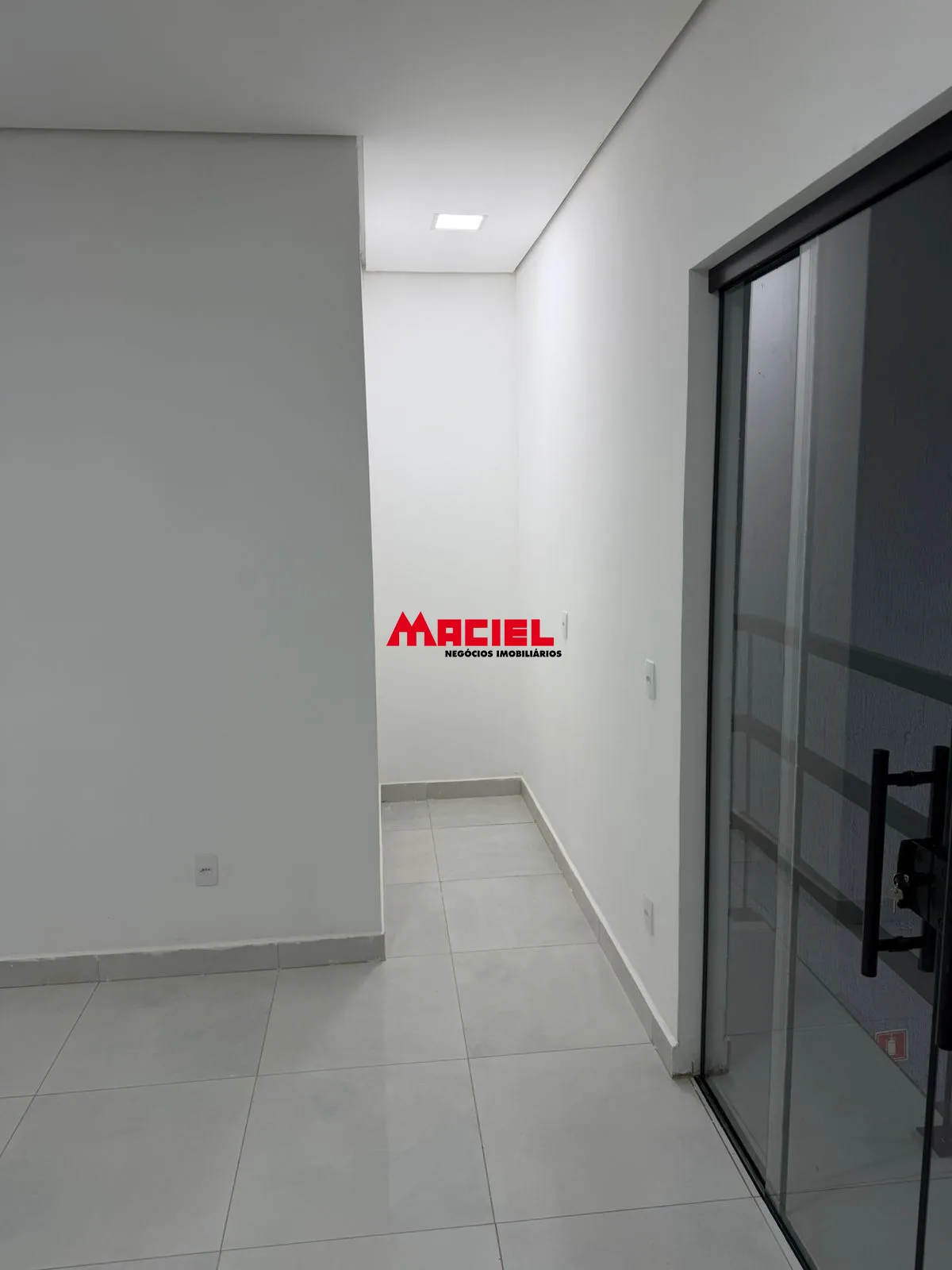 Alugar Comercial / Galp&atilde;o em S&atilde;o Jos&eacute; dos Campos R$ 9.000,00 - Foto 9