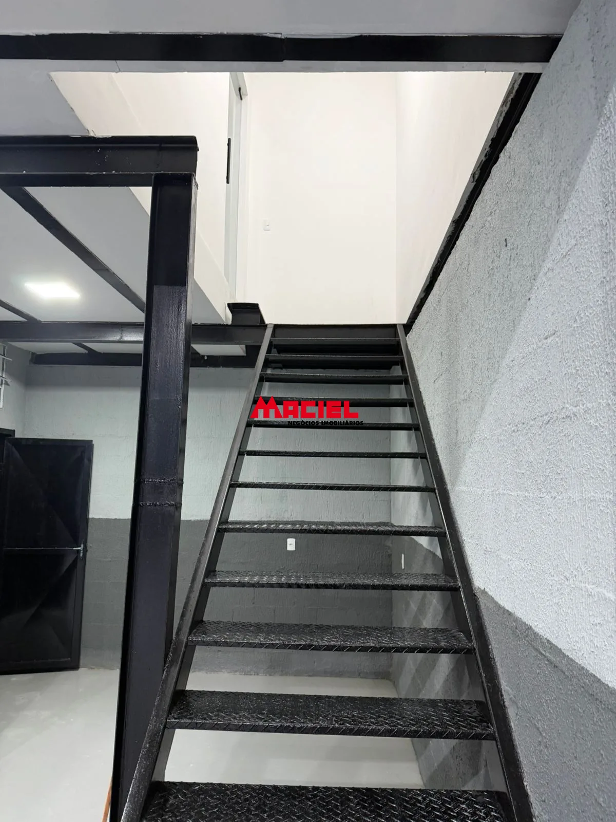 Alugar Comercial / Galp&atilde;o em S&atilde;o Jos&eacute; dos Campos R$ 9.000,00 - Foto 22