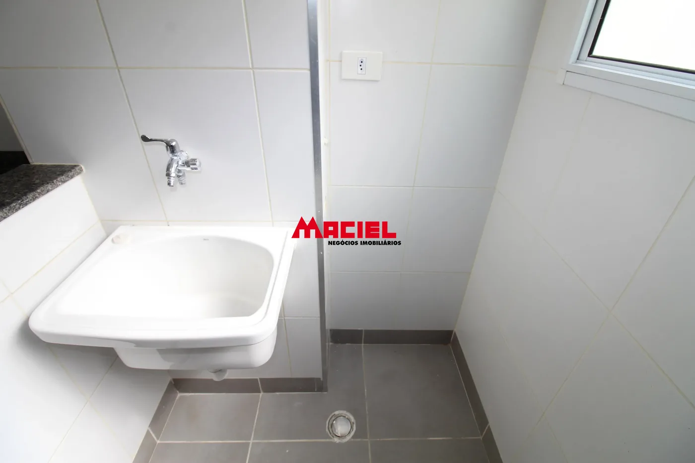 Alugar Apartamento / Padr&atilde;o em S&atilde;o Jos&eacute; dos Campos R$ 1.600,00 - Foto 5