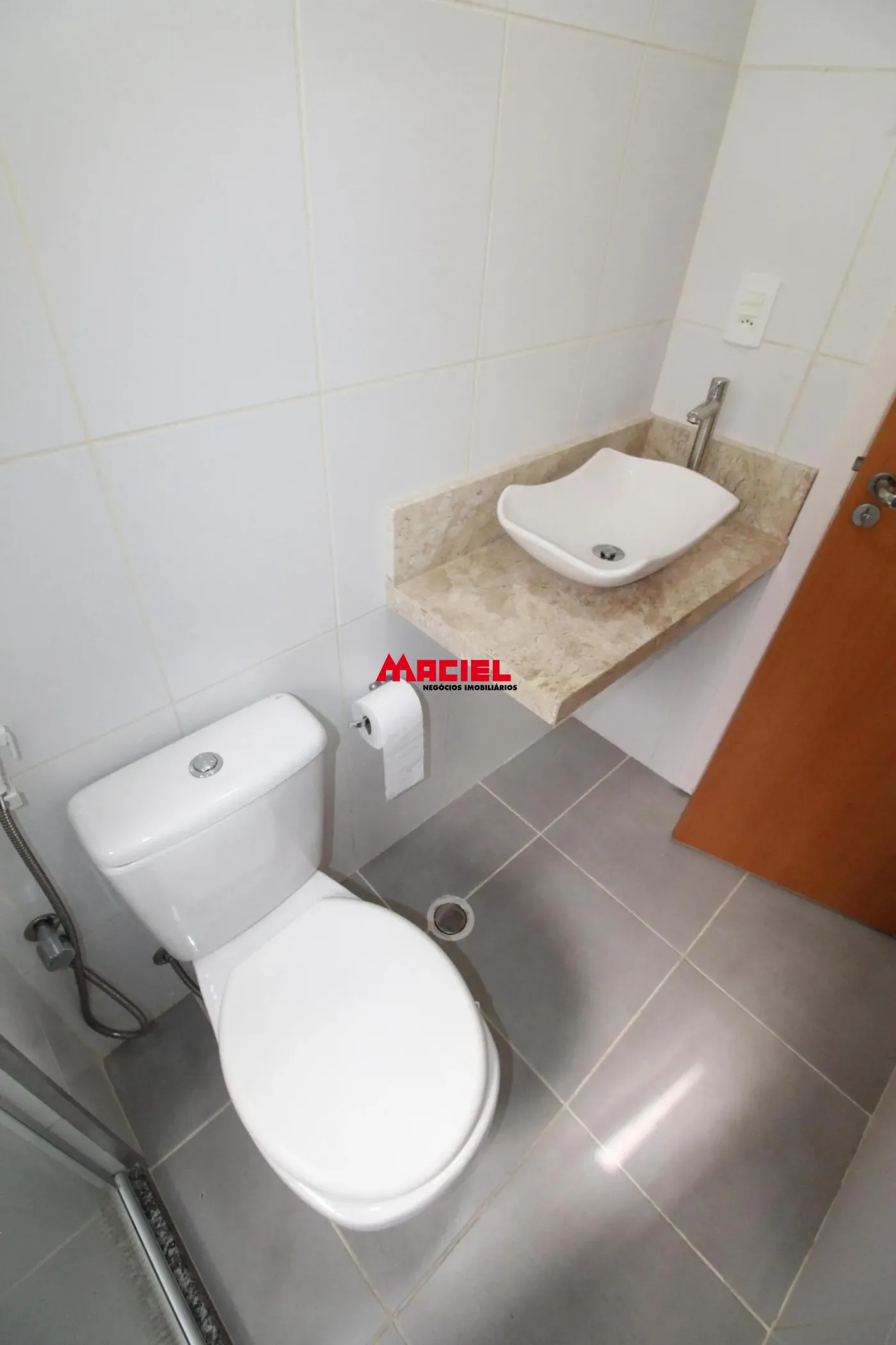 Alugar Apartamento / Padr&atilde;o em S&atilde;o Jos&eacute; dos Campos R$ 1.600,00 - Foto 8