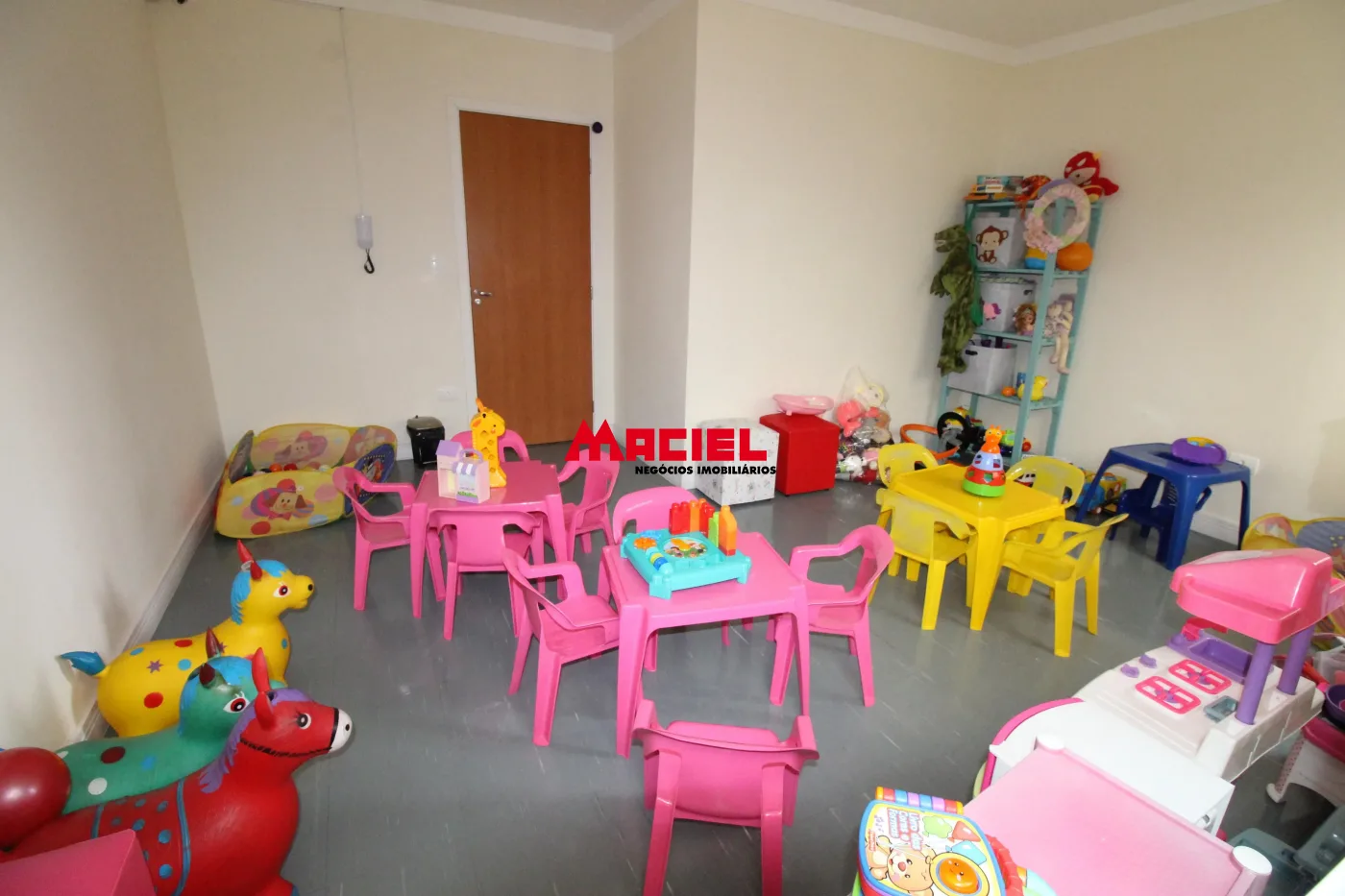 Alugar Apartamento / Padr&atilde;o em S&atilde;o Jos&eacute; dos Campos R$ 1.600,00 - Foto 32