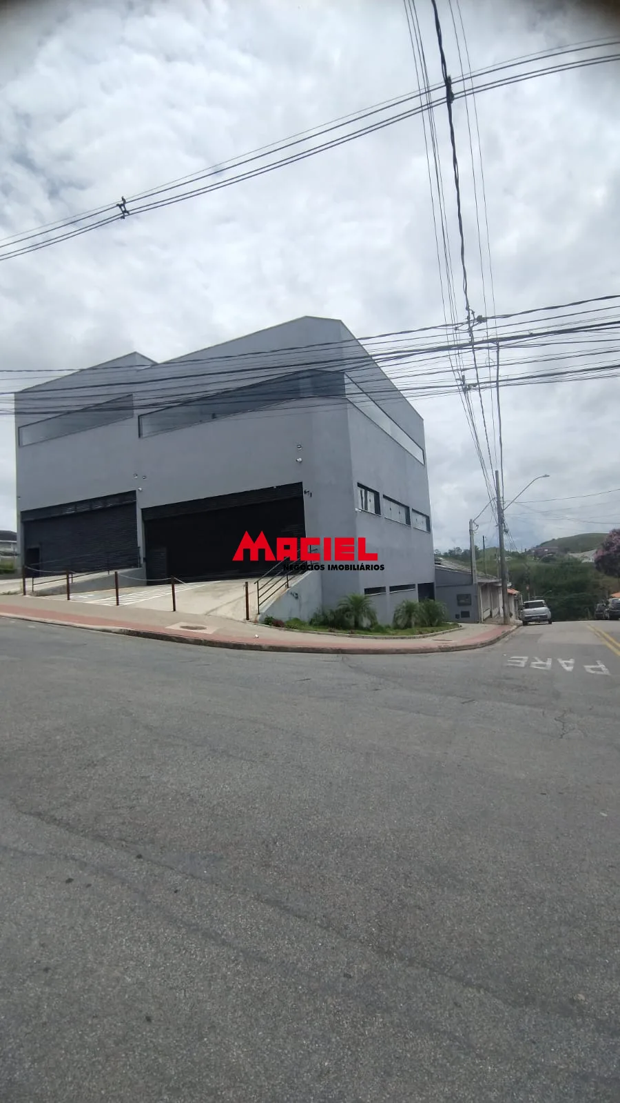 Alugar Comercial / Ponto Comercial em S&atilde;o Jos&eacute; dos Campos R$ 3.800,00 - Foto 1
