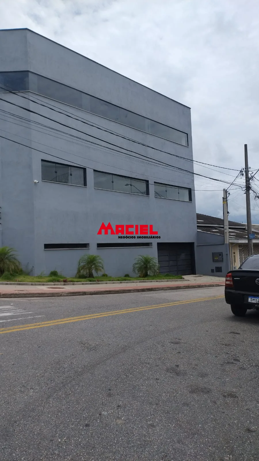 Alugar Comercial / Ponto Comercial em S&atilde;o Jos&eacute; dos Campos R$ 3.800,00 - Foto 2