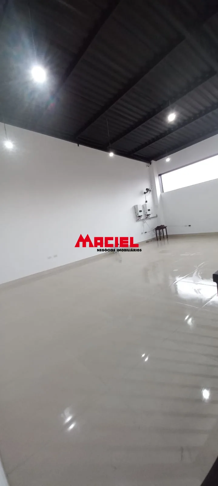 Alugar Comercial / Ponto Comercial em S&atilde;o Jos&eacute; dos Campos R$ 3.800,00 - Foto 4