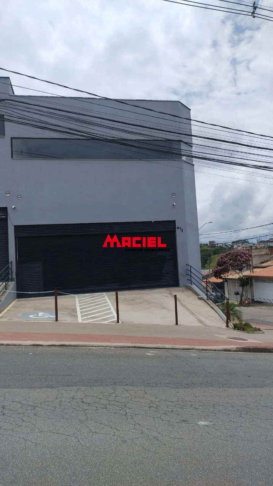 Alugar Comercial / Ponto Comercial em S&atilde;o Jos&eacute; dos Campos R$ 3.800,00 - Foto 11