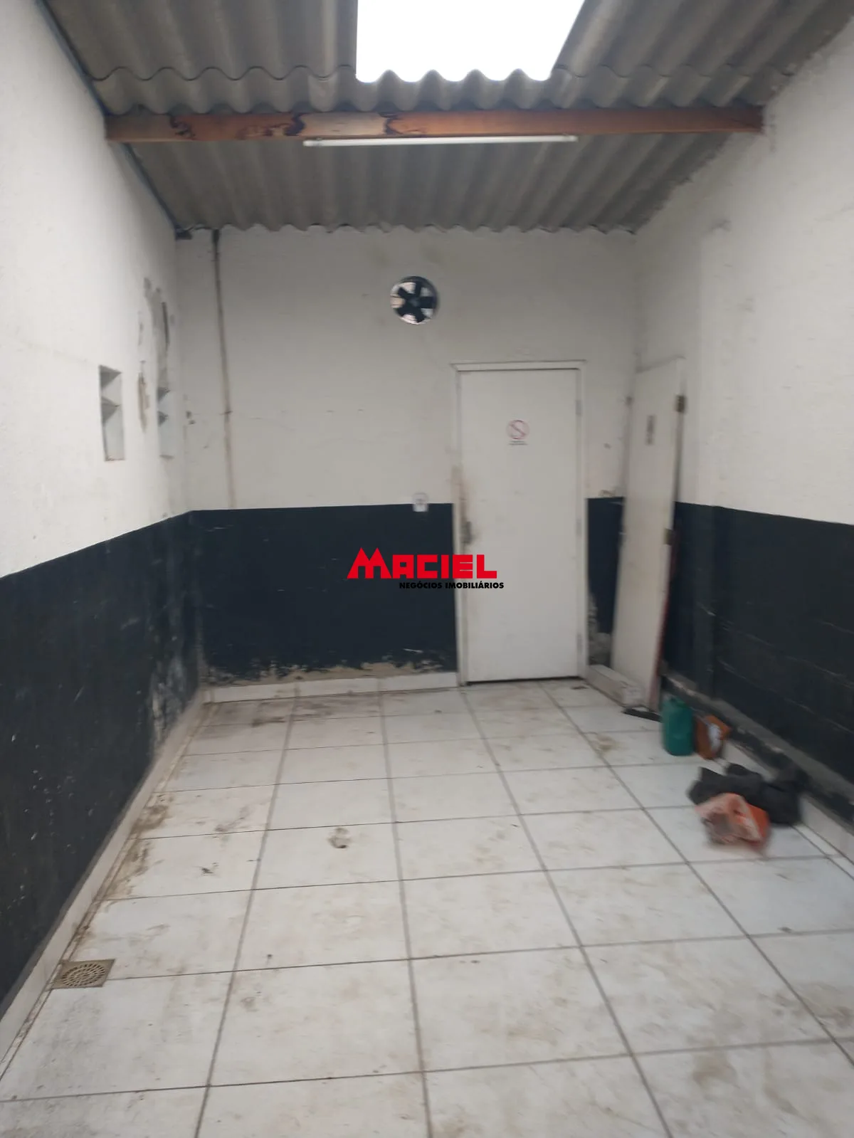 Alugar Comercial / Galp&atilde;o em S&atilde;o Jos&eacute; dos Campos R$ 6.700,00 - Foto 5