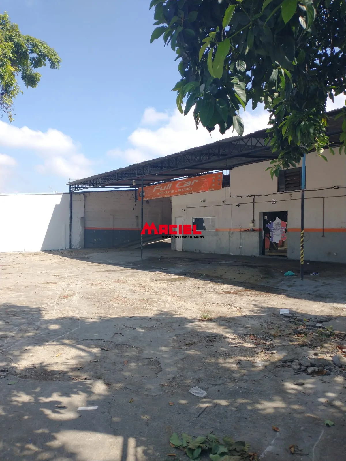 Alugar Comercial / Galp&atilde;o em S&atilde;o Jos&eacute; dos Campos R$ 6.700,00 - Foto 27