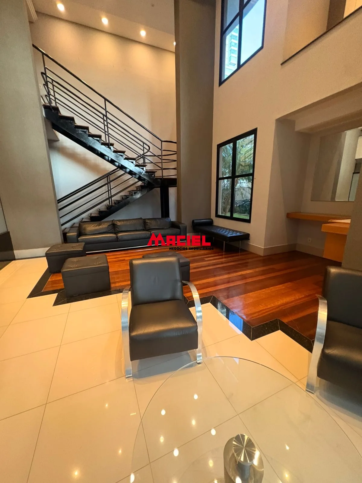 Alugar Apartamento / Duplex em S&atilde;o Jos&eacute; dos Campos R$ 4.000,00 - Foto 1