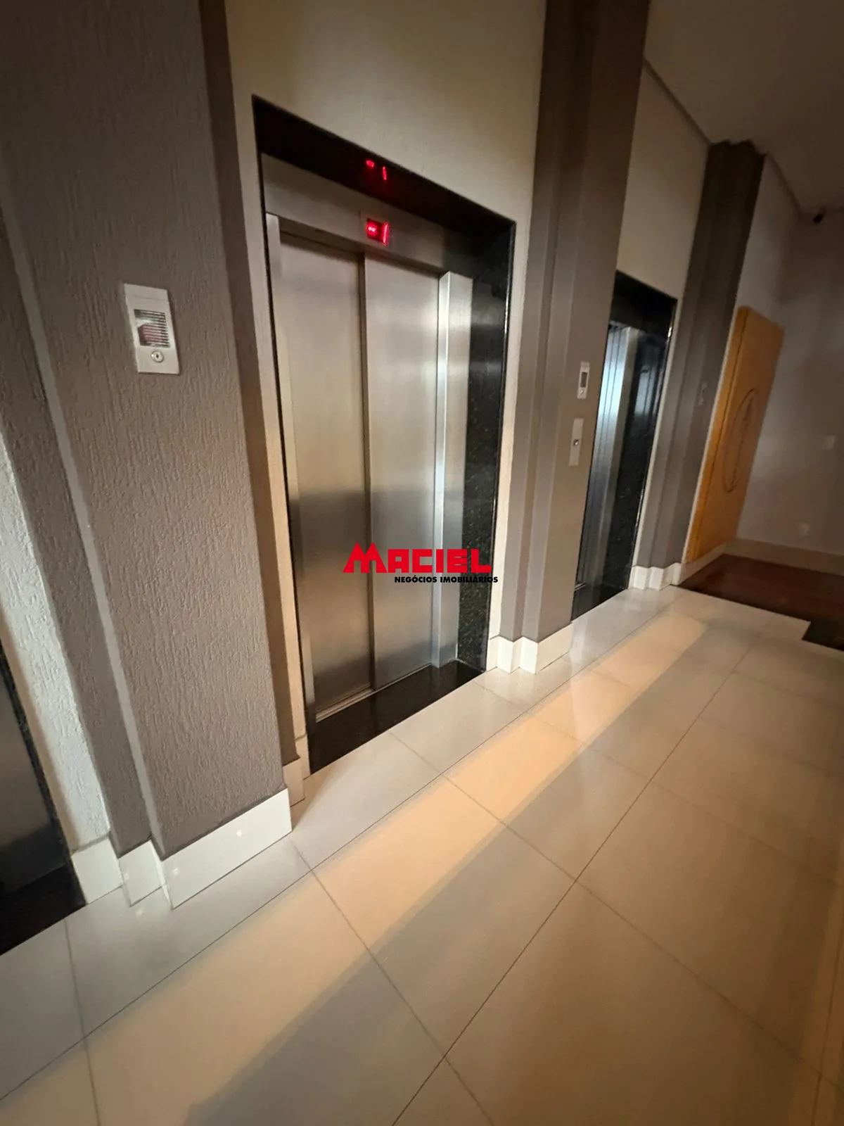 Alugar Apartamento / Duplex em S&atilde;o Jos&eacute; dos Campos R$ 4.000,00 - Foto 2