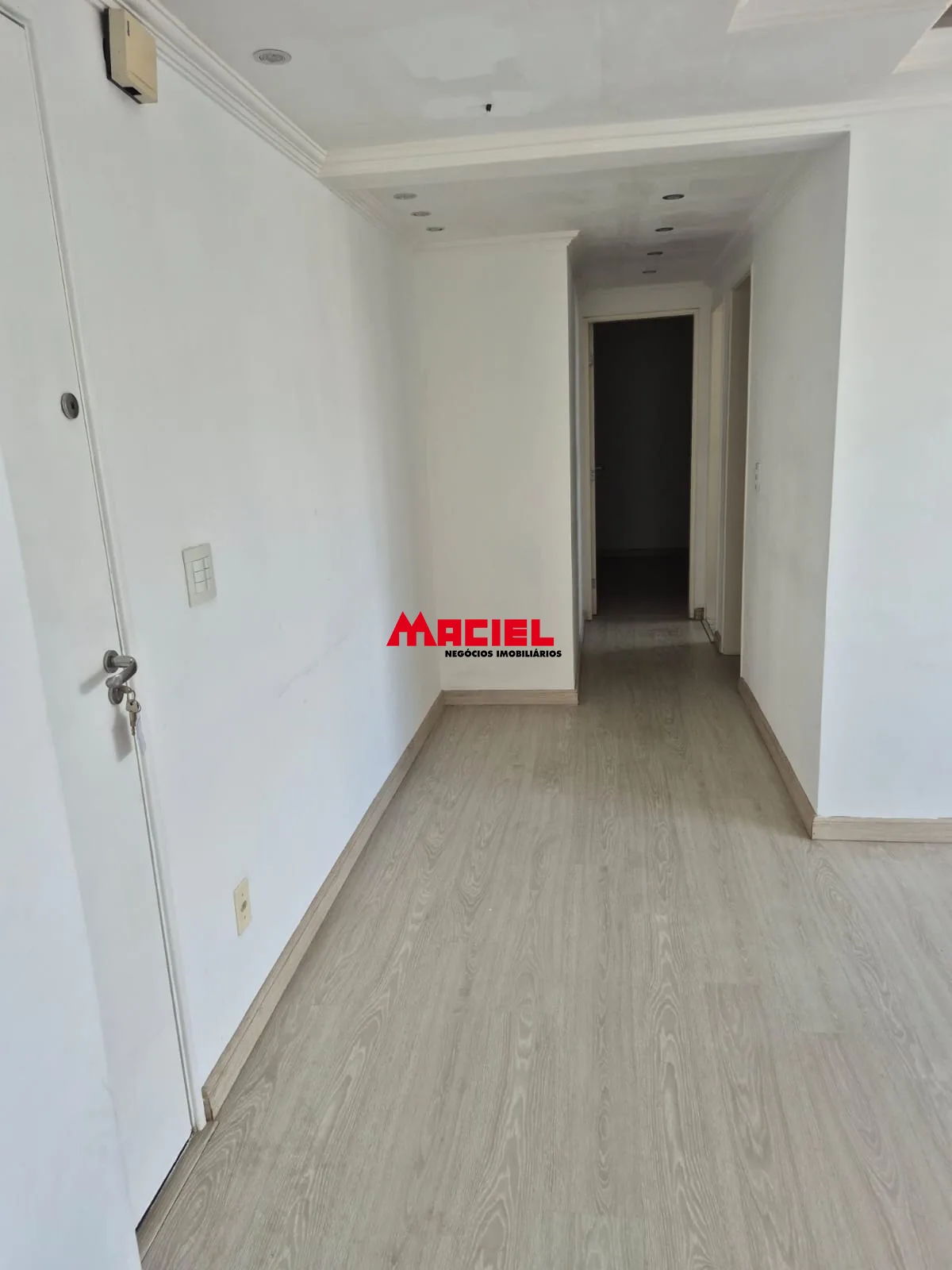 Alugar Apartamento / Padr&atilde;o em S&atilde;o Jos&eacute; dos Campos R$ 1.900,00 - Foto 1