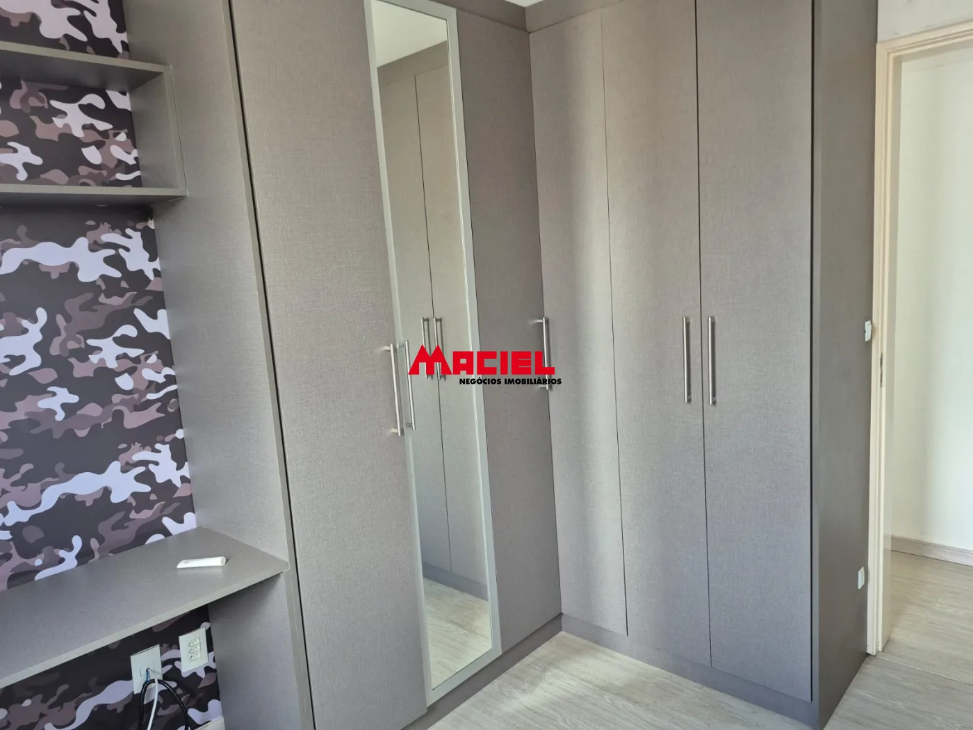 Alugar Apartamento / Padr&atilde;o em S&atilde;o Jos&eacute; dos Campos R$ 1.900,00 - Foto 5