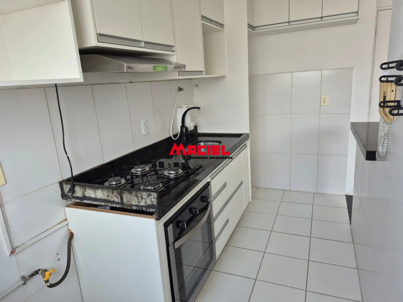 Alugar Apartamento / Padr&atilde;o em S&atilde;o Jos&eacute; dos Campos R$ 1.900,00 - Foto 9