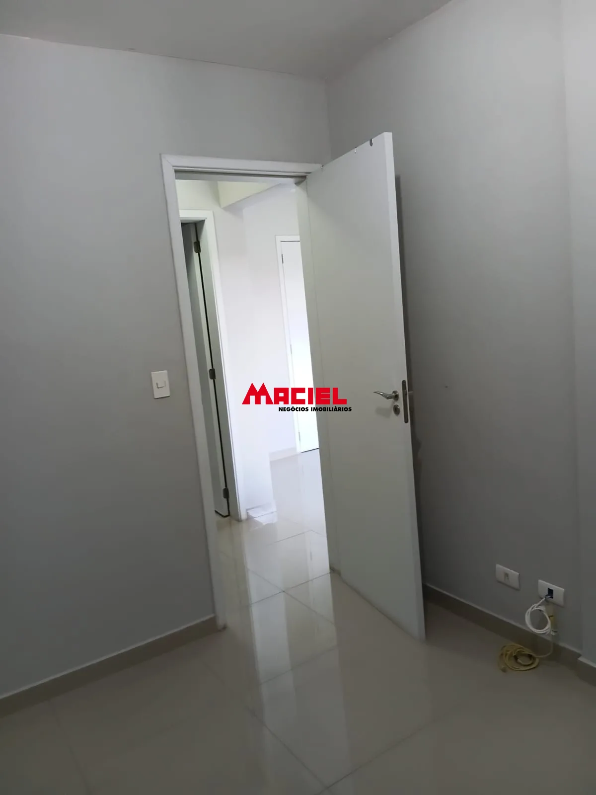 Alugar Apartamento / Padr&atilde;o em S&atilde;o Jos&eacute; dos Campos R$ 2.800,00 - Foto 1