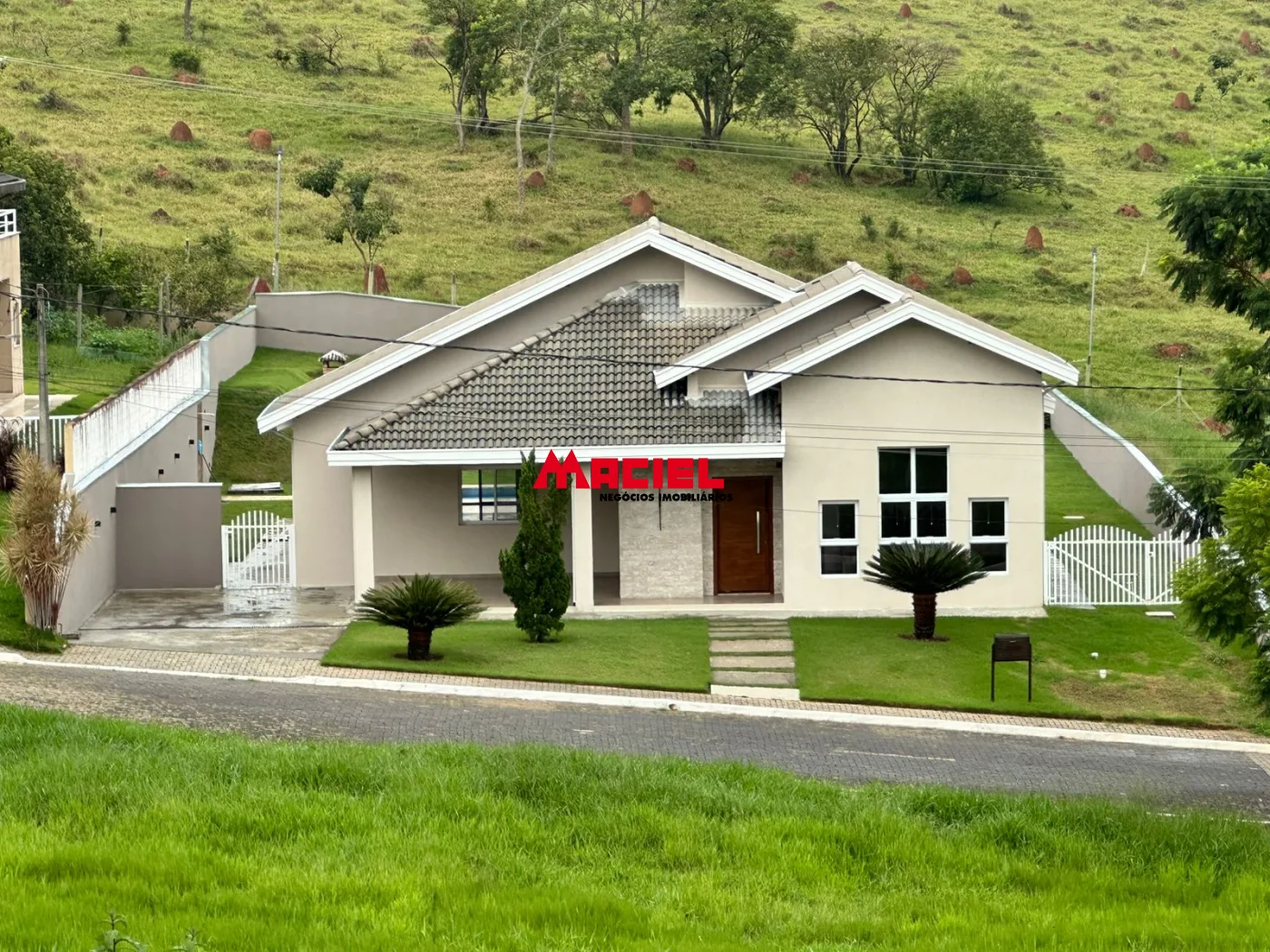 Comprar Casa / Condom&iacute;nio em Ca&ccedil;apava R$ 1.400.000,00 - Foto 1