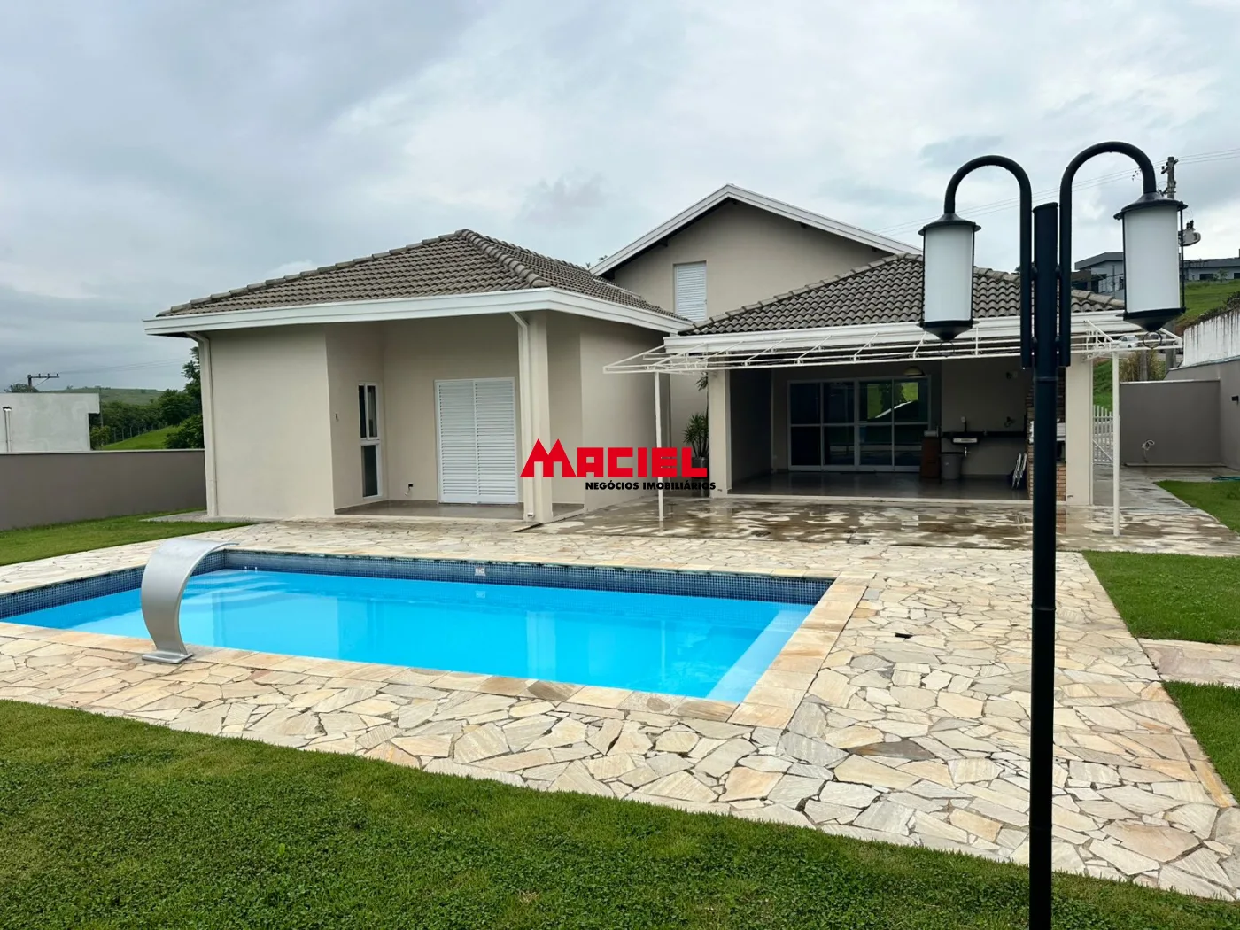 Comprar Casa / Condom&iacute;nio em Ca&ccedil;apava R$ 1.400.000,00 - Foto 4