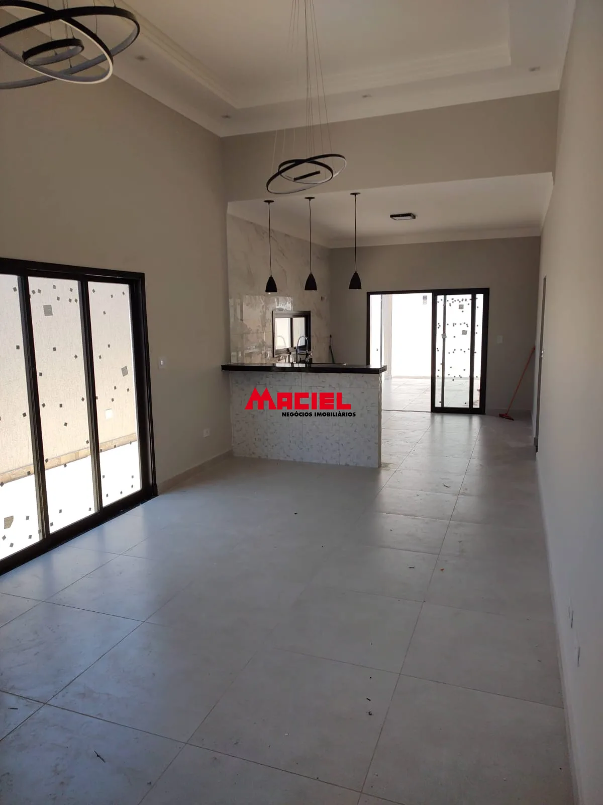 Comprar Casa / Condom&iacute;nio em Ca&ccedil;apava R$ 850.000,00 - Foto 2