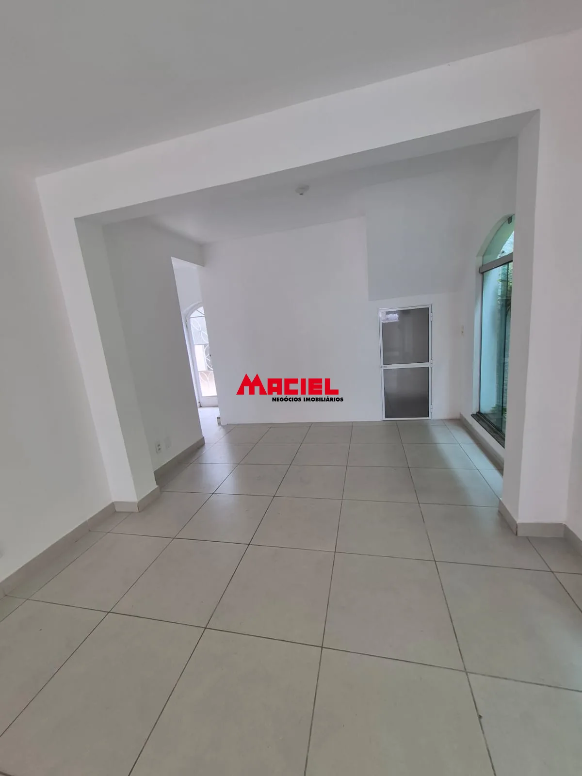 Alugar Comercial / Ponto Comercial em S&atilde;o Jos&eacute; dos Campos R$ 8.000,00 - Foto 11