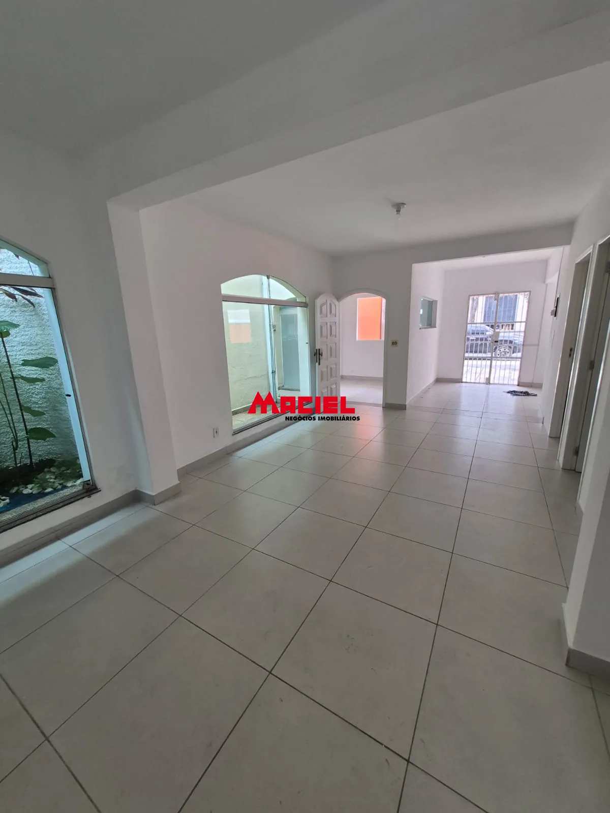 Alugar Comercial / Ponto Comercial em S&atilde;o Jos&eacute; dos Campos R$ 8.000,00 - Foto 13